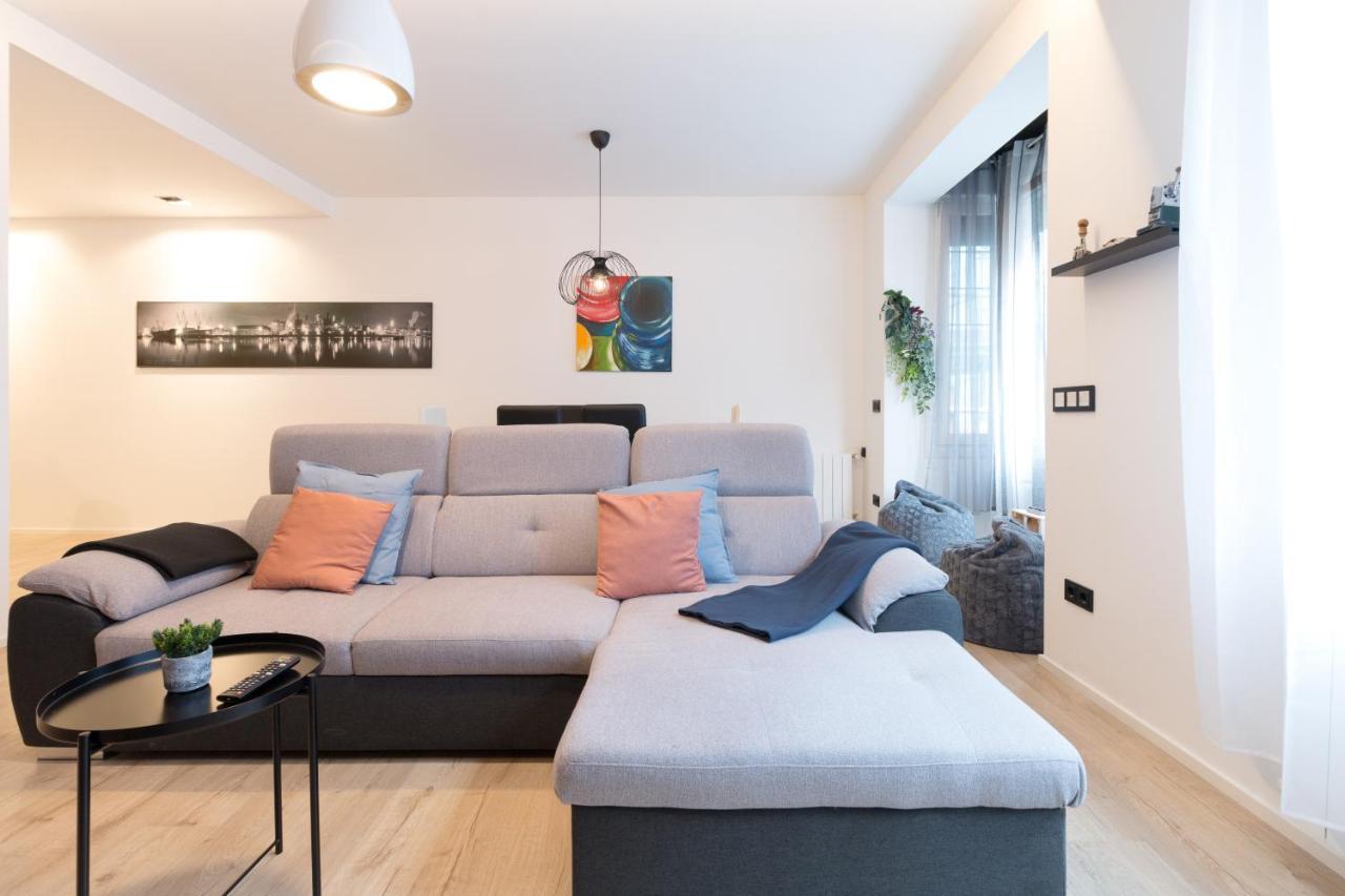 Moyua Luxe By Staynnapartments Bilbao Exterior photo
